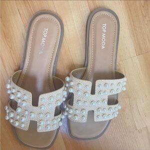 TOP Moda Women's Pearl Studded Sandals - Cream
